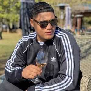 Meet your Posher, Miles